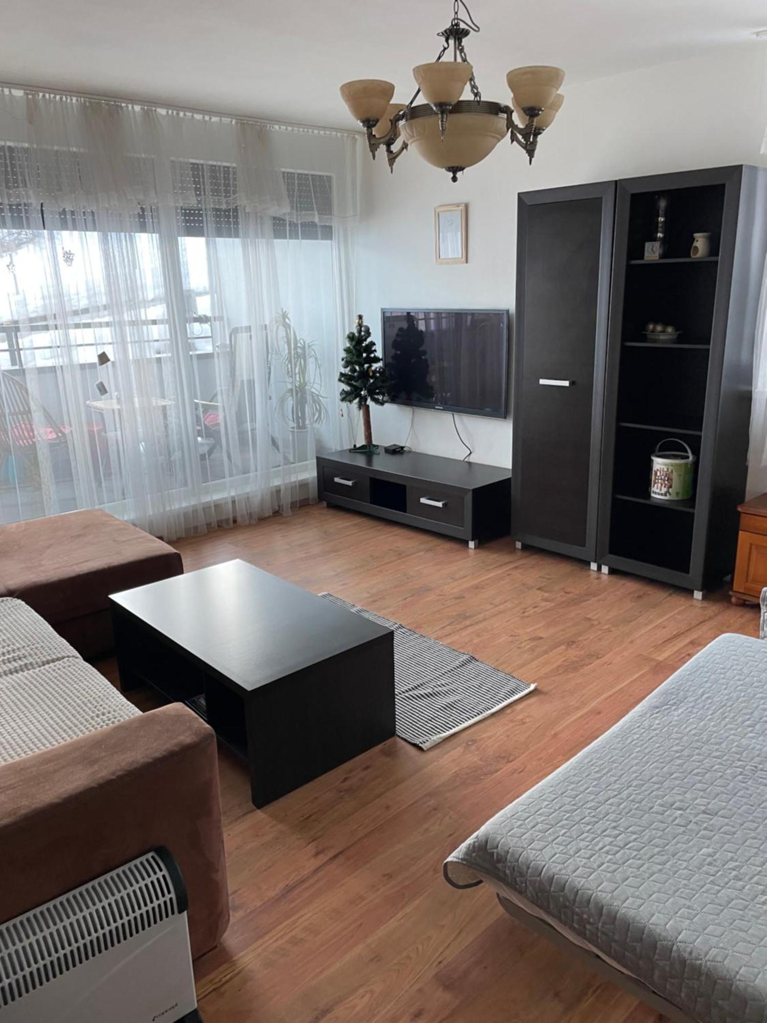 Utulny Apartman Triangel 50M Od Lyziarskeho Vleku Zahradky ドノヴァリ エクステリア 写真